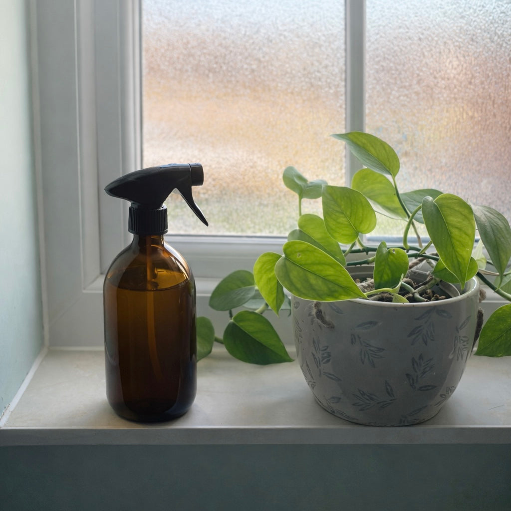 Simple low-tox bathroom cleaner (that works on limescale)